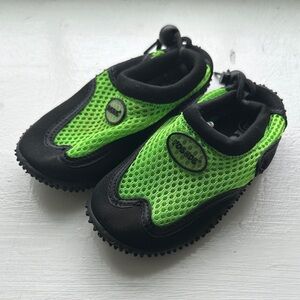Posse Kids Vibrant Green and Black Water Shoes